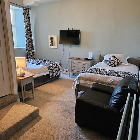 2 Stanhope Hall B&B ビショップ・オークランド エクステリア 写真