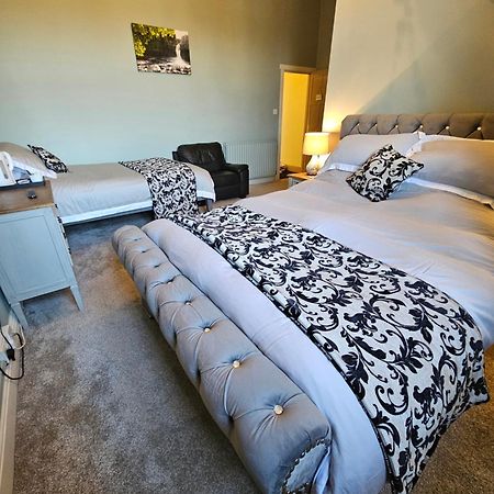2 Stanhope Hall B&B ビショップ・オークランド エクステリア 写真