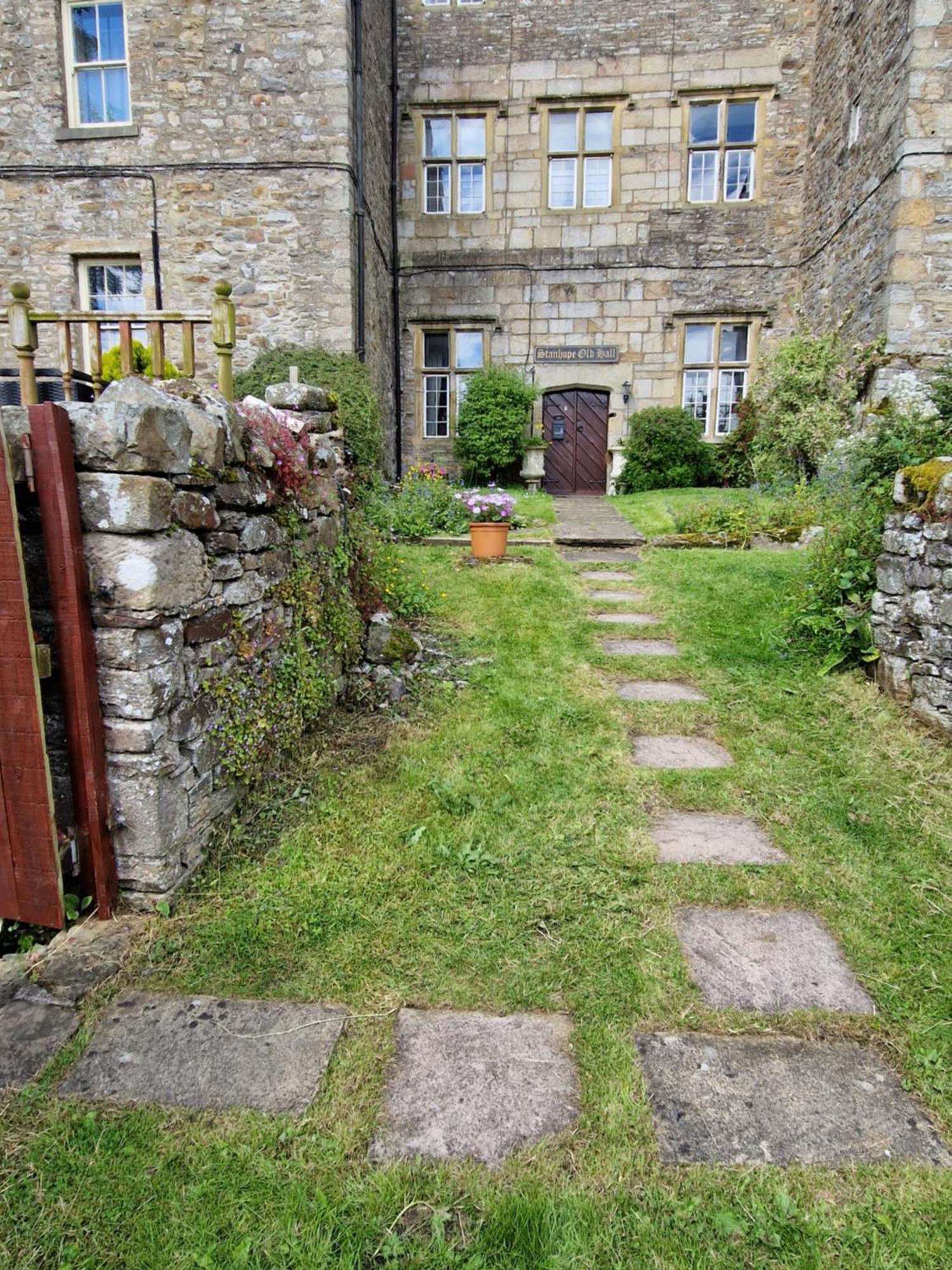2 Stanhope Hall B&B ビショップ・オークランド エクステリア 写真