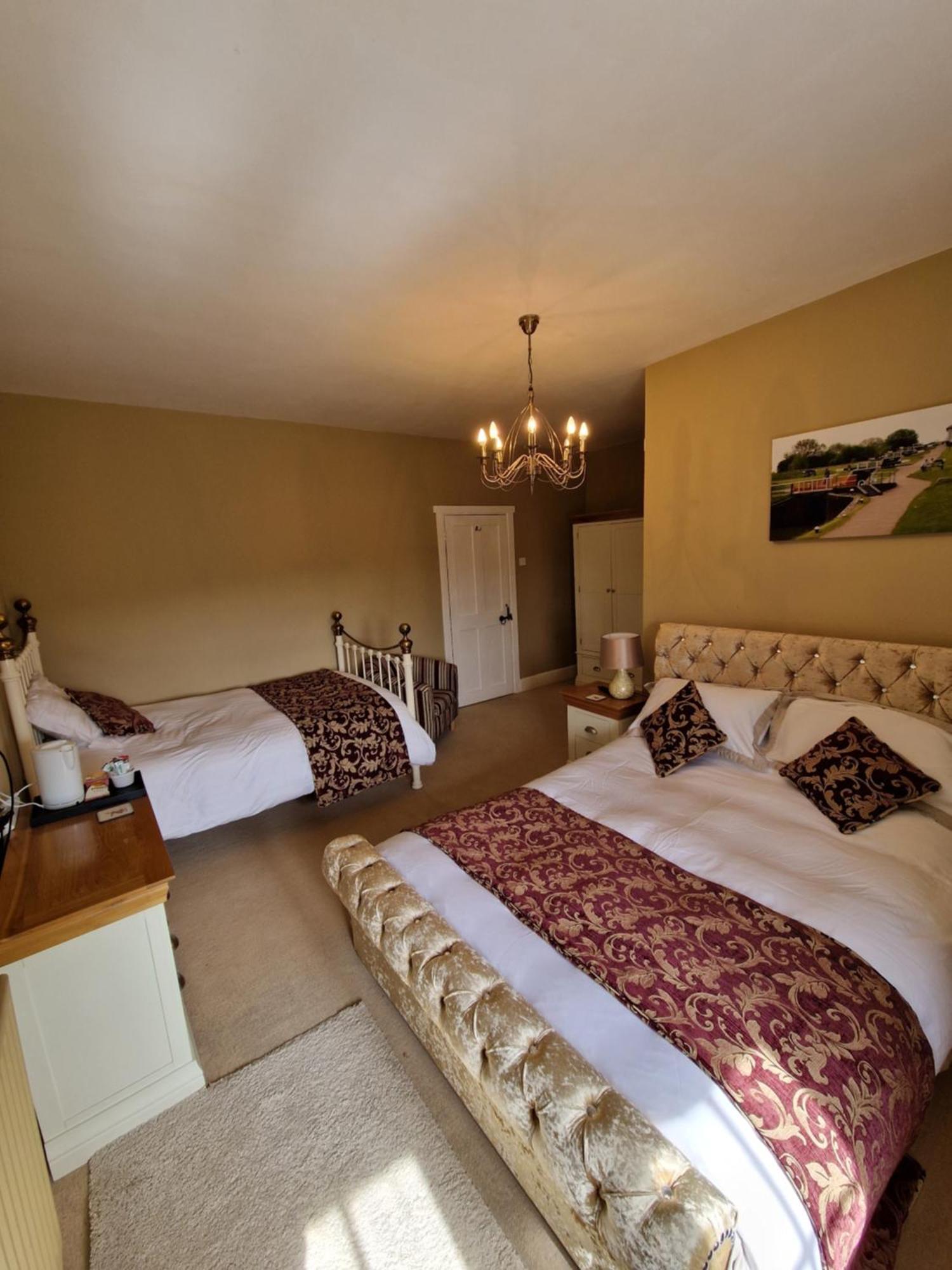 2 Stanhope Hall B&B ビショップ・オークランド エクステリア 写真