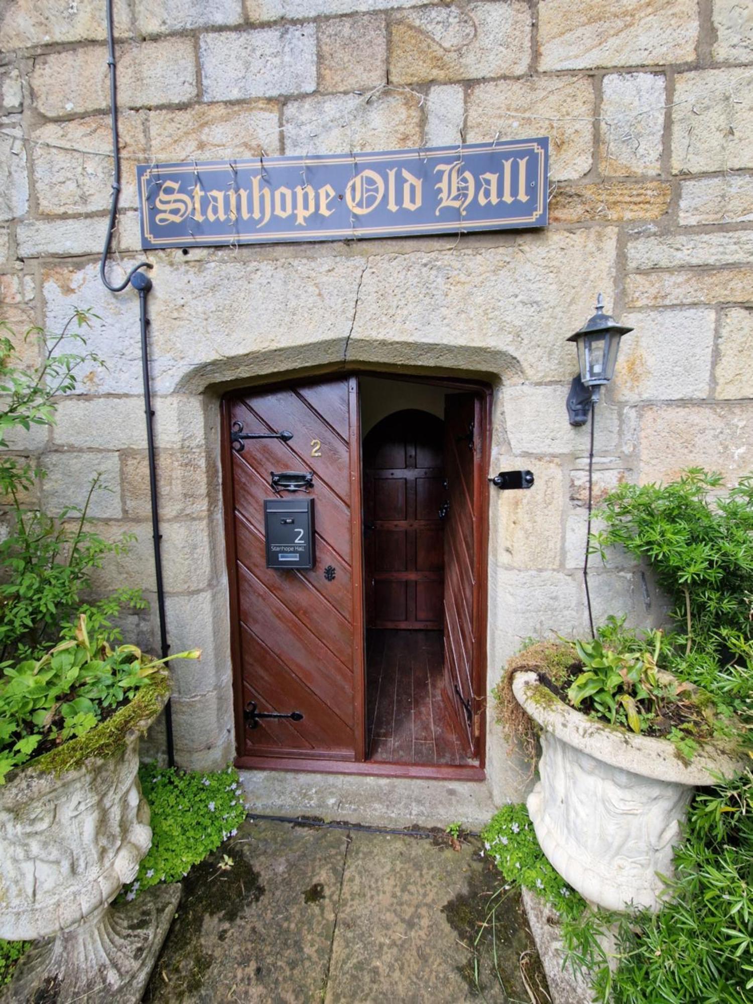 2 Stanhope Hall B&B ビショップ・オークランド エクステリア 写真