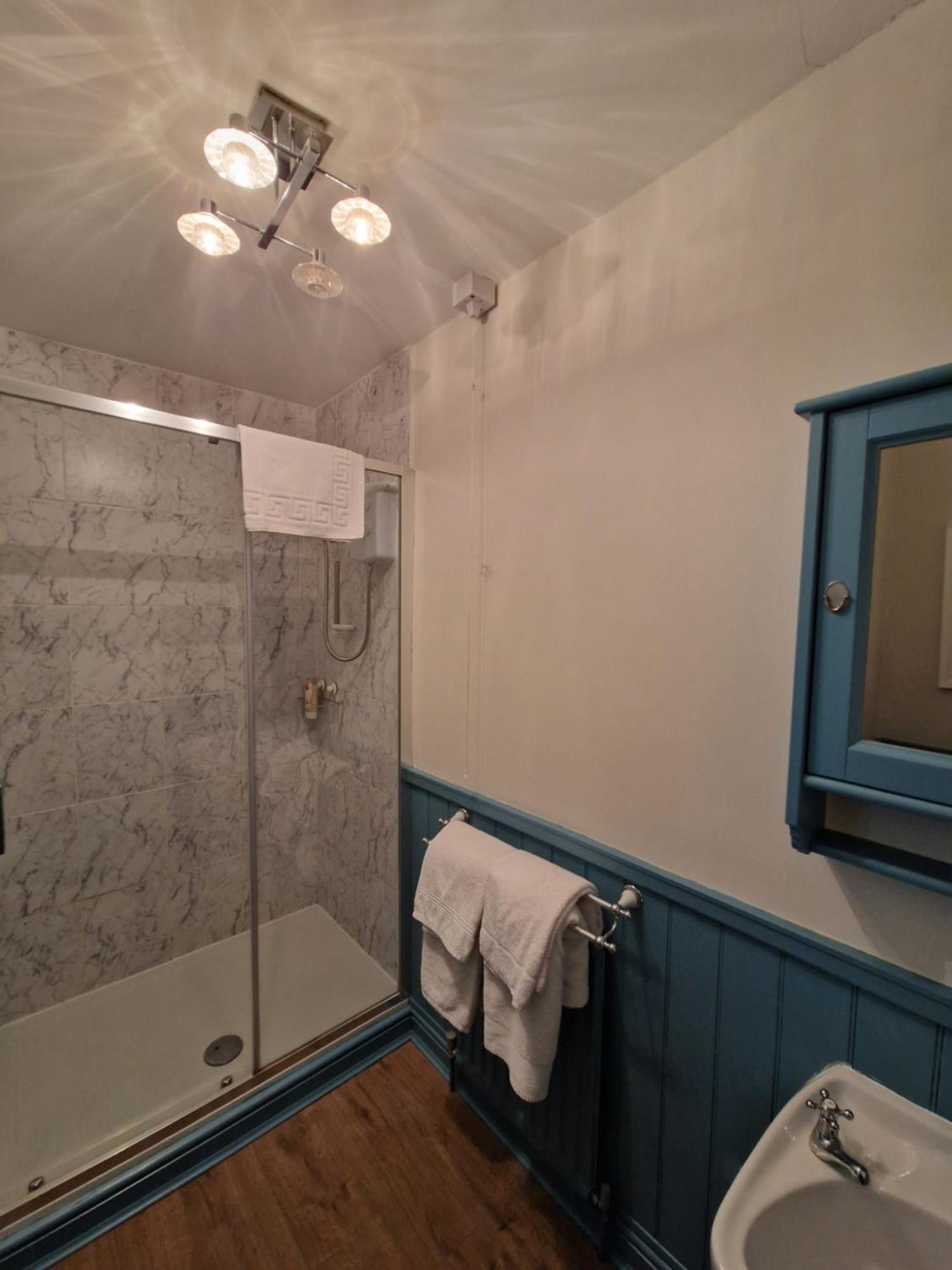 2 Stanhope Hall B&B ビショップ・オークランド エクステリア 写真