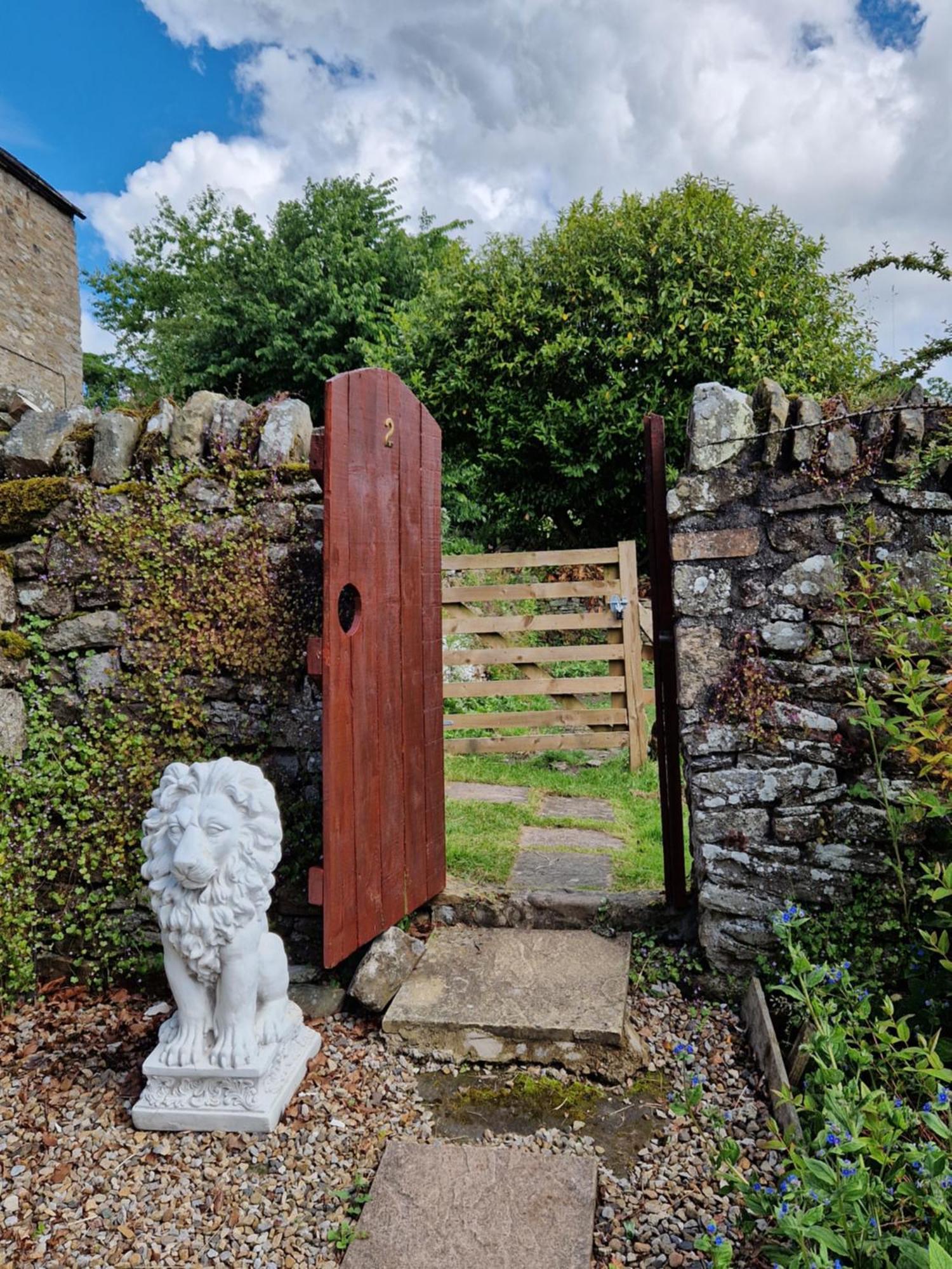 2 Stanhope Hall B&B ビショップ・オークランド エクステリア 写真