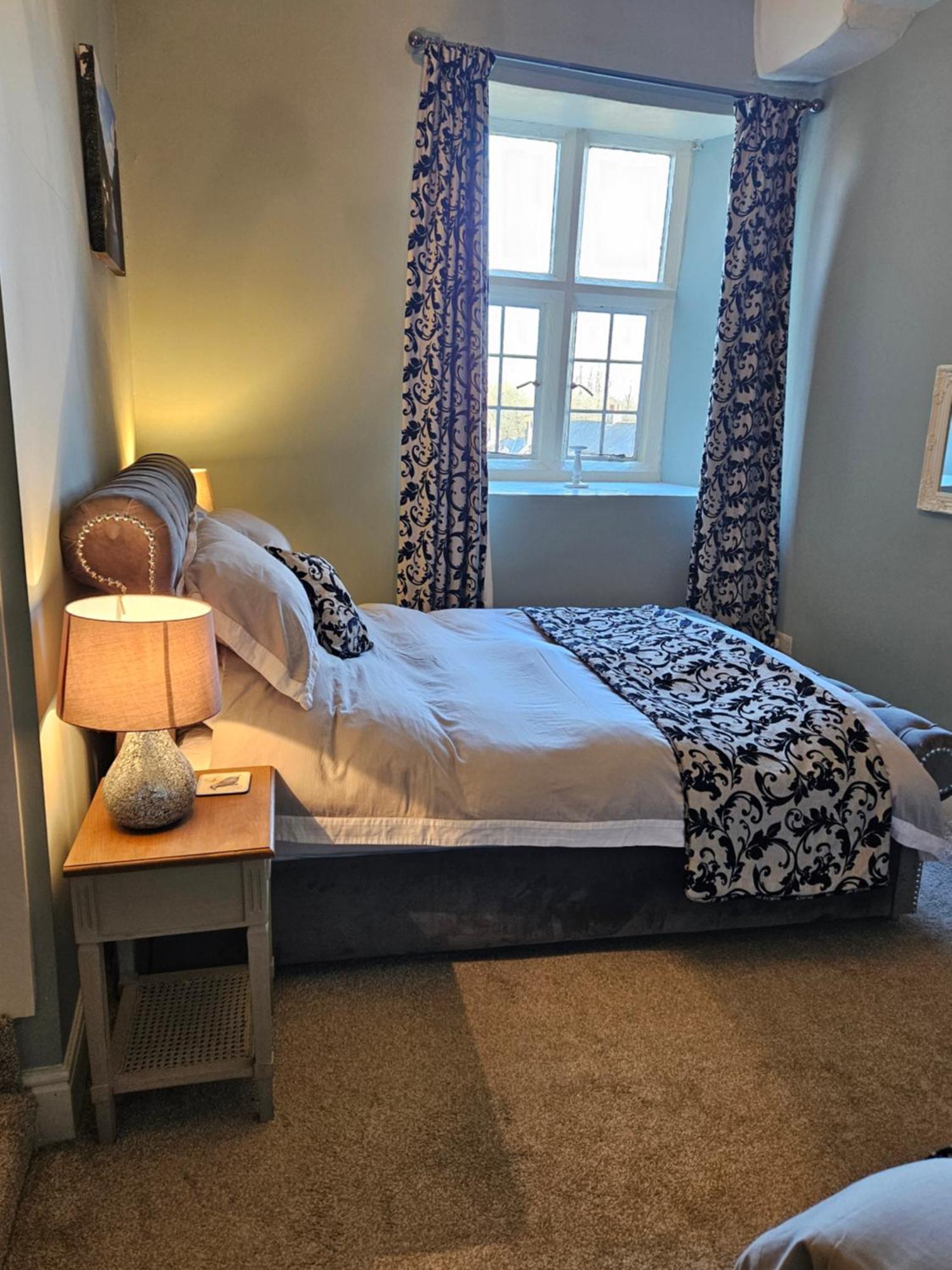 2 Stanhope Hall B&B ビショップ・オークランド エクステリア 写真